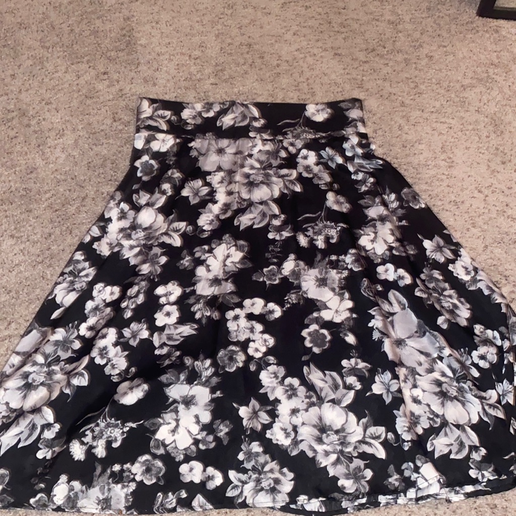 Black And White Floral Print Skirt